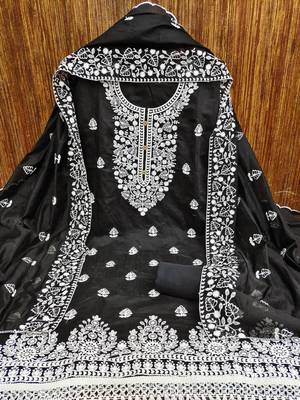Black chanderi embroidered kurta set 2