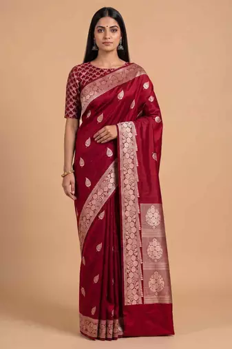 Red semi kataan silk banarasi saree with beautiful floral booti zari work