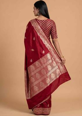 Red semi kataan silk banarasi saree with beautiful floral booti zari work 2