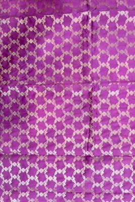 Light purple semi kataan silk banarasi saree with silver zari booti work 4
