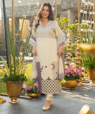 Cream muslin silk floral printed v neck kurta pant set with dupatta | salwar suit 1