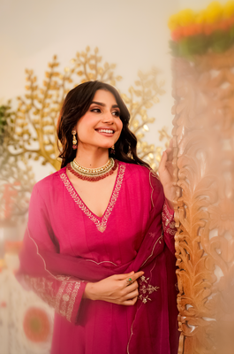 Pink viscose chanderi silk embroidery kurta pant set with organza dupatta 4