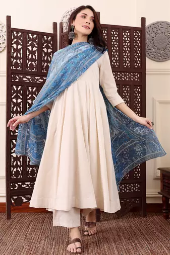 Cream chanderi silk solid kurta pant set with blue printed dupatta