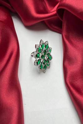 Elegant Emerald Green Flower Ring - Sparkling Cubic Zirconia Floral Statement Jewelry 2