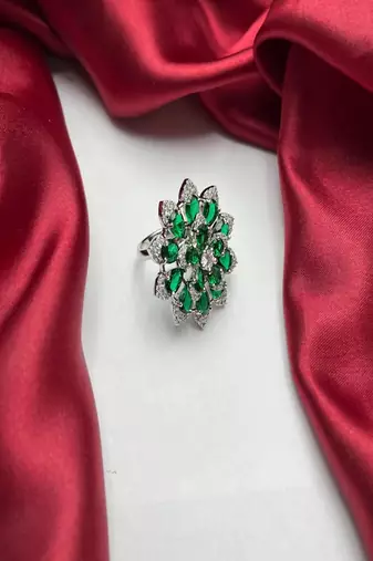 Elegant Emerald Green Flower Ring - Sparkling Cubic Zirconia Floral Statement Jewelry