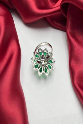 Elegant Emerald Green Flower Ring - Sparkling Cubic Zirconia Floral Statement Jewelry 3