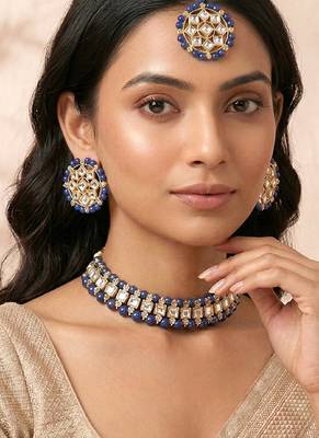 Gold plated kundan & blue beads studded choker necklace earrings & maangtikka set ethnic jewellery for women 3