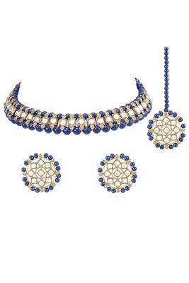 Gold plated kundan & blue beads studded choker necklace earrings & maangtikka set ethnic jewellery for women 4