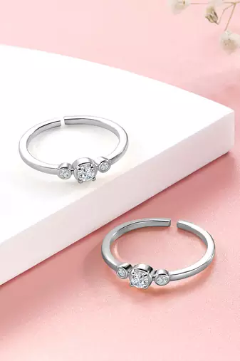 Silver plated cubic zirconia studded adjustable toe ring stylish fancy bichiya daily regular jewellery for women