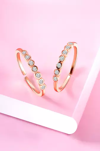 Cubic zirconia studded rose gold plated adjustable toe ring fancy bichiya daily regular jewellery for women