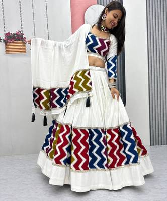 Designer White Navratri Lehenga Choli with Dupatta 3