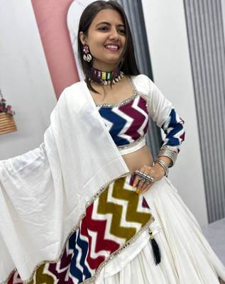 Designer White Navratri Lehenga Choli with Dupatta 4