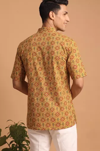 Multicolor printed cotton blend half sleeves short kurta for men