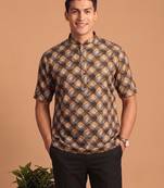 Multicolor printed cotton blend half sleeves short kurta for men