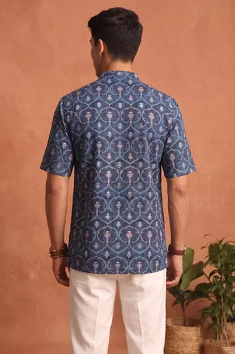 Multicolor printed cotton blend half sleeves short kurta for men