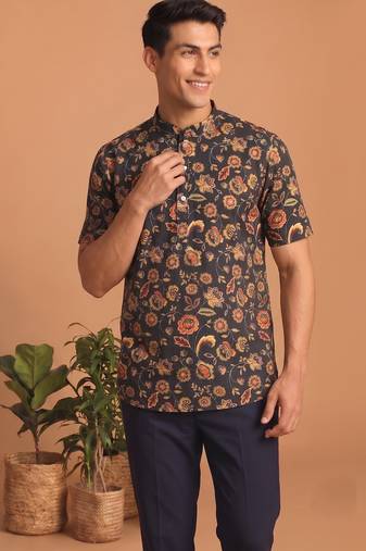 Multicolor printed cotton blend half sleeves short kurta for men