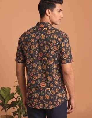 Multicolor printed cotton blend half sleeves short kurta for men 4