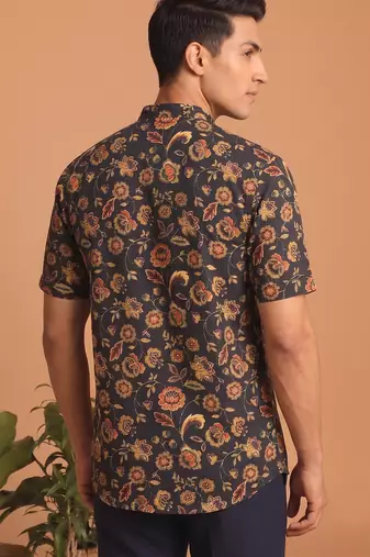 Multicolor printed cotton blend half sleeves short kurta for men