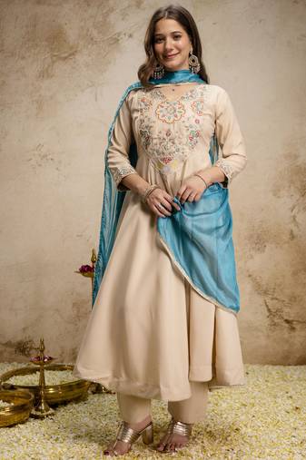 Cream chanderi kurta pant set with chinon dupatta