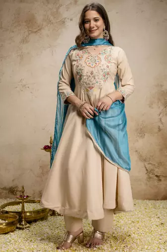 Cream chanderi kurta pant set with chinon dupatta