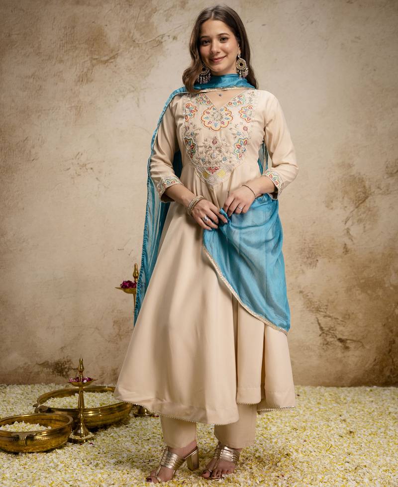 Cream chanderi kurta pant set with chinon dupatta
