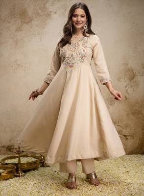 Cream chanderi kurta pant set with chinon dupatta 2