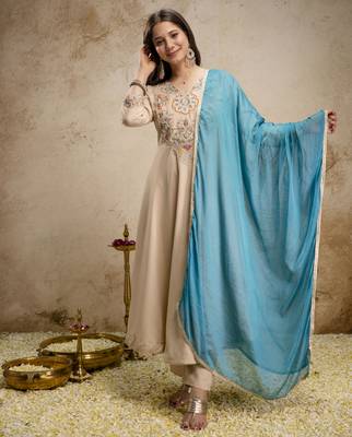 Cream chanderi kurta pant set with chinon dupatta 3