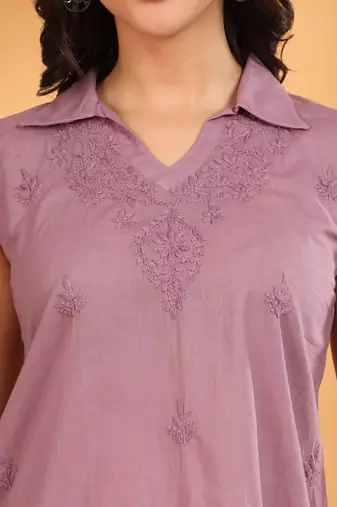 Women mauve floral motifs embroidered chikankari sleeveless pure cotton short kurtis