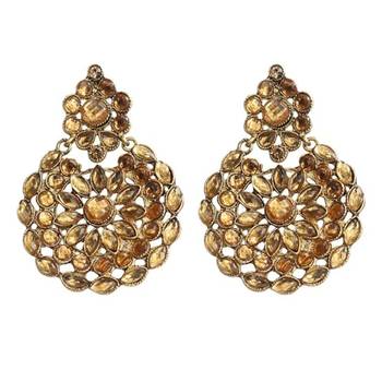 Golden round motif stone studded earrings with maang tikka set for women 2