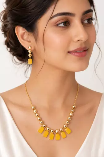 Gold-toned yellow stone necklace and earrings jewellery set
