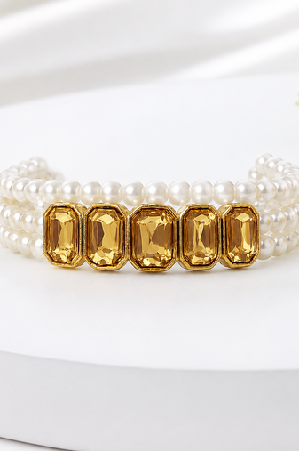 Pearl choker necklace and earrings set with amber crystal