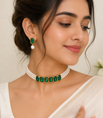 Emerald green crystal & pearl choker necklace and earrings set
