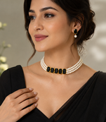 Pearl choker necklace set with black onyx stones, gold-toned
