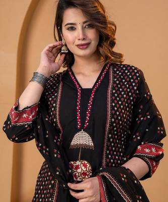 Cotton cambric printed straight kurti-pant-dupatta set 3