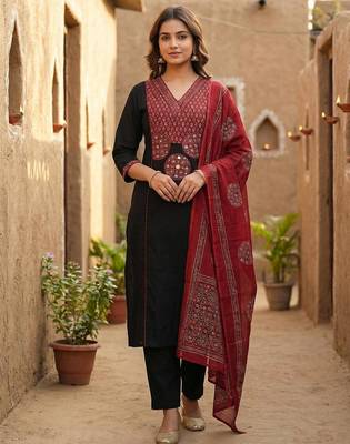Cotton cambric printed a-line kurti-pant-dupatta set 1