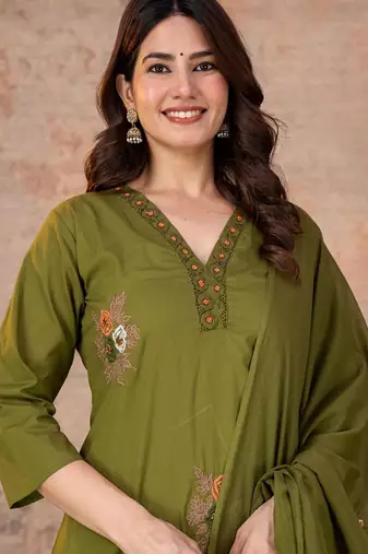 Cotton cambric straight kurti-pant-dupatta set