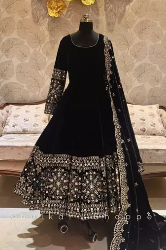 Black silk blend embroidered flared gown set