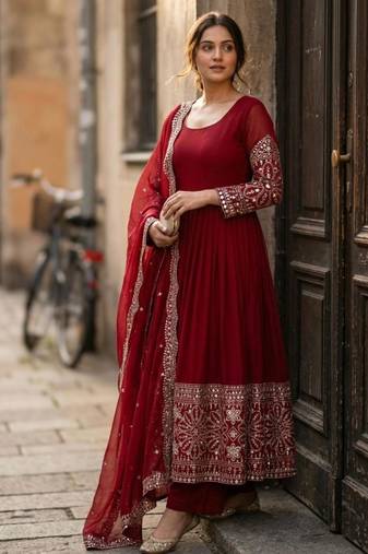 Red silk blend embroidered flared gown set