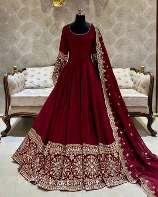 Red silk blend embroidered flared gown set 3