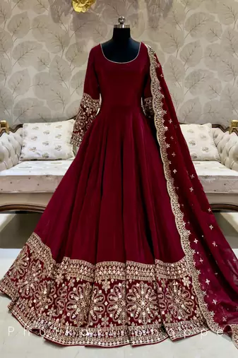Red silk blend embroidered flared gown set
