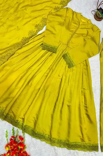 Yellow silk blend embroidered flared gown set
