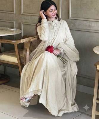 White silk blend embroidered flared gown set 2
