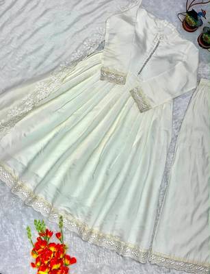 White silk blend embroidered flared gown set 4