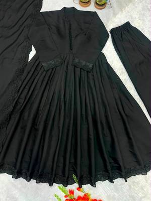 Black silk blend embroidered flared gown set 2