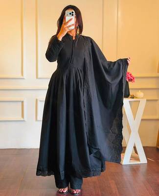 Black silk blend embroidered flared gown set 3