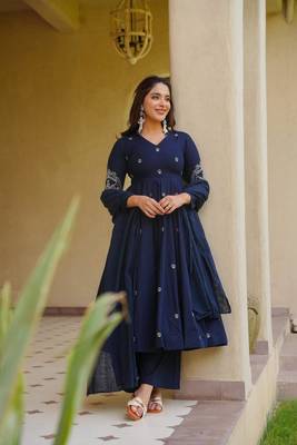 Navy-blue silk blend embroidered anarkali set 4