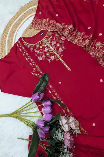 Red silk blend embroidered kurta set
