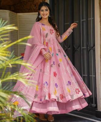 Pink georgette embroidered flared gown set 3
