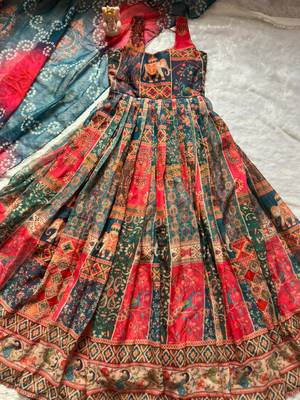 Multicolor organza printed flared gown set 4
