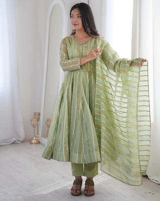 Green viscose weaved flared gown set 1